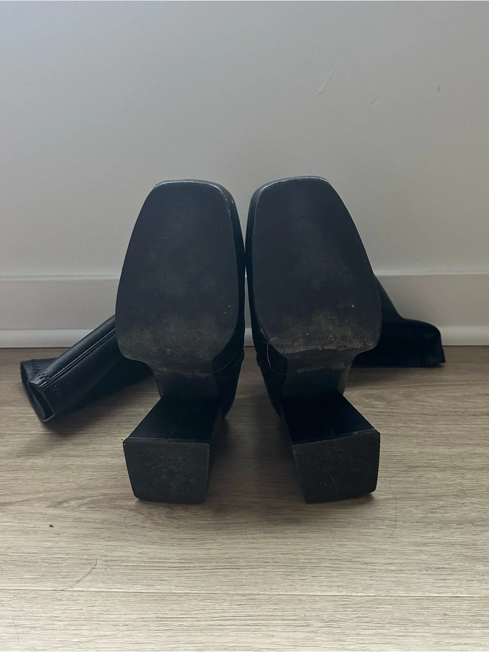 PrettyLittleThing sleek black